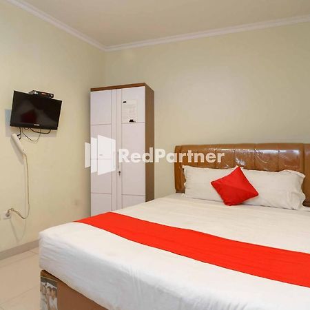 Jo Residence Syariah Redpartner Джакарта Экстерьер фото