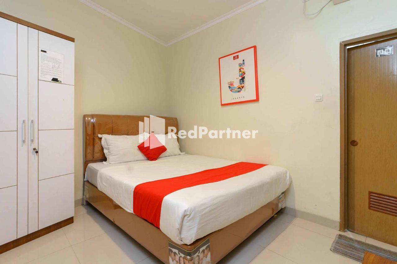 Jo Residence Syariah Redpartner Джакарта Экстерьер фото