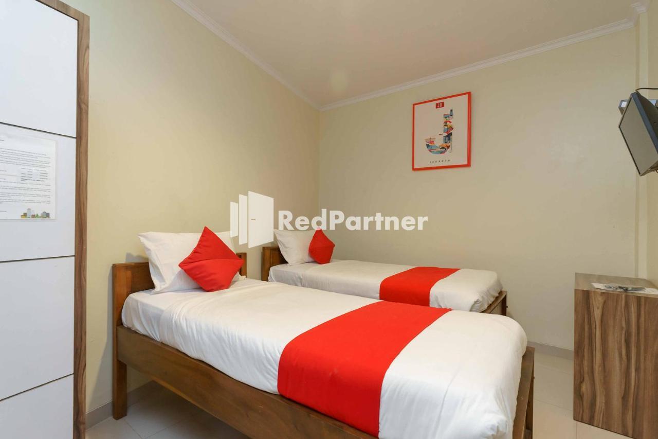 Jo Residence Syariah Redpartner Джакарта Экстерьер фото