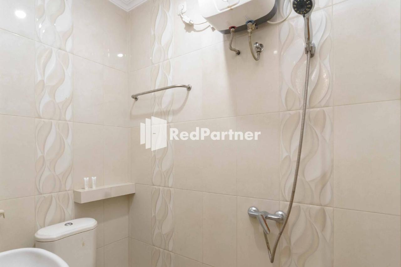 Jo Residence Syariah Redpartner Джакарта Экстерьер фото