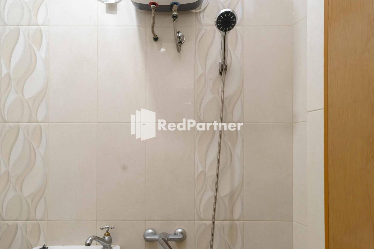 Jo Residence Syariah Redpartner Джакарта Экстерьер фото