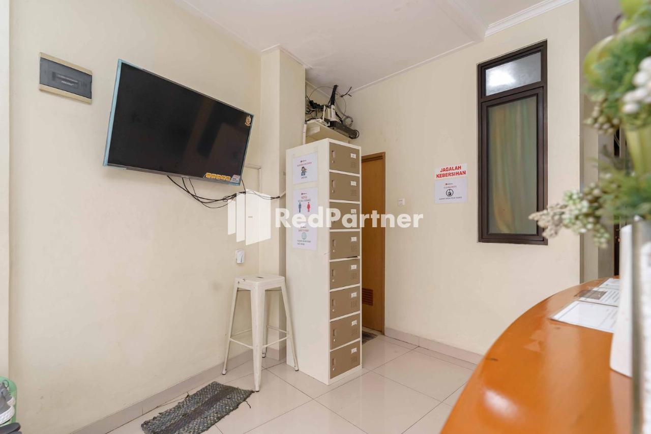 Jo Residence Syariah Redpartner Джакарта Экстерьер фото